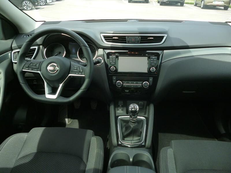 Nissan Qashqai €6D 1 3 DIG-T 140 6MT 2WD N CONNECTA PK DESIGN
